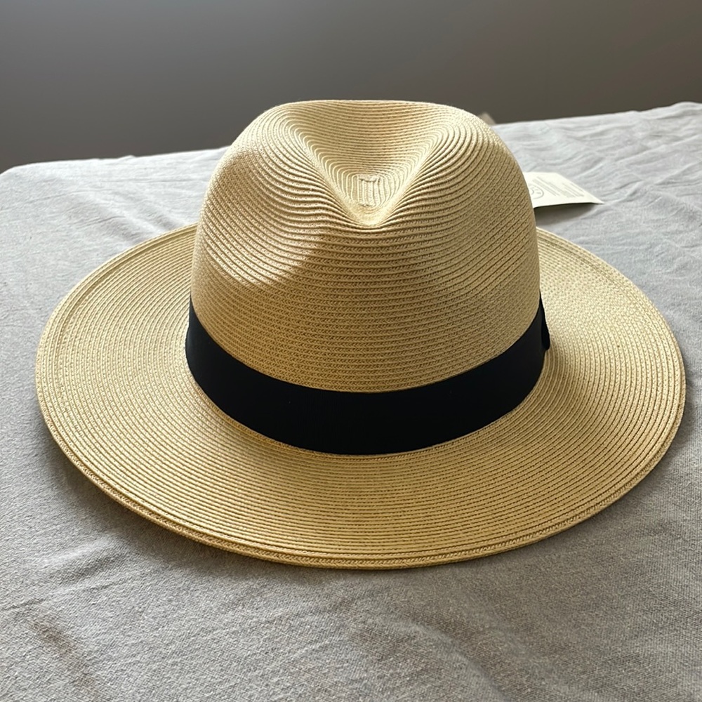 Pineapple & Star hat in the size medium.